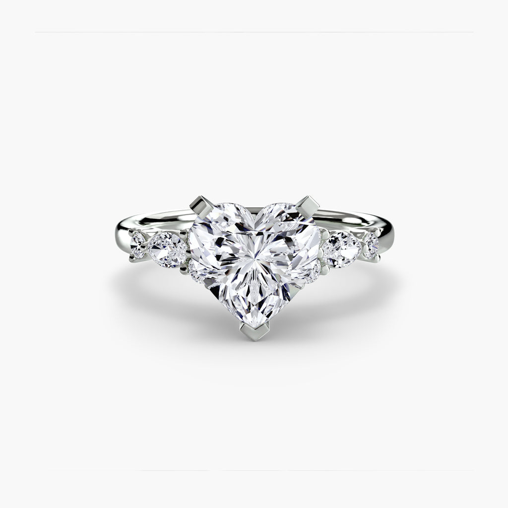 Anello solitario con dettaglio floreale — montatura