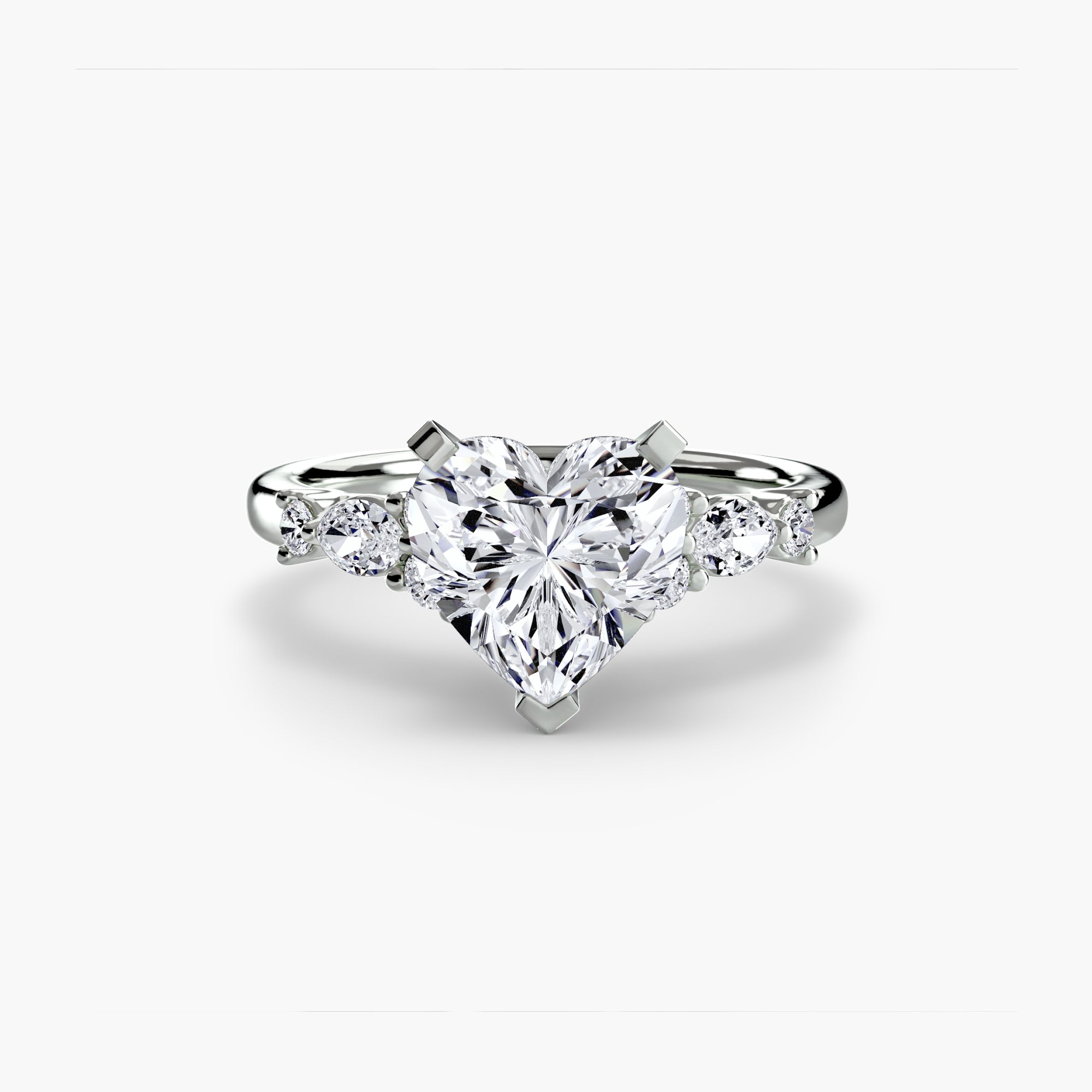 Anello solitario con dettaglio floreale — montatura