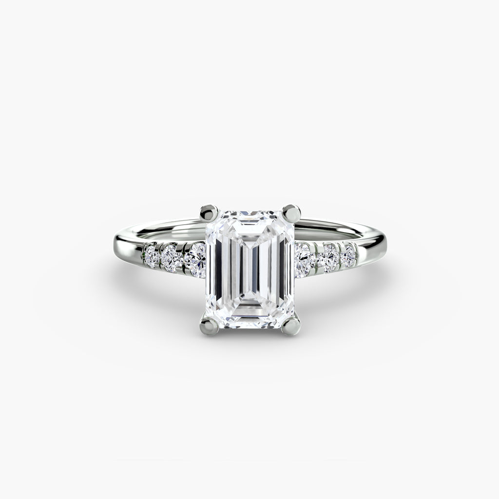 Anello solitario con spalle impreziosite — montatura
