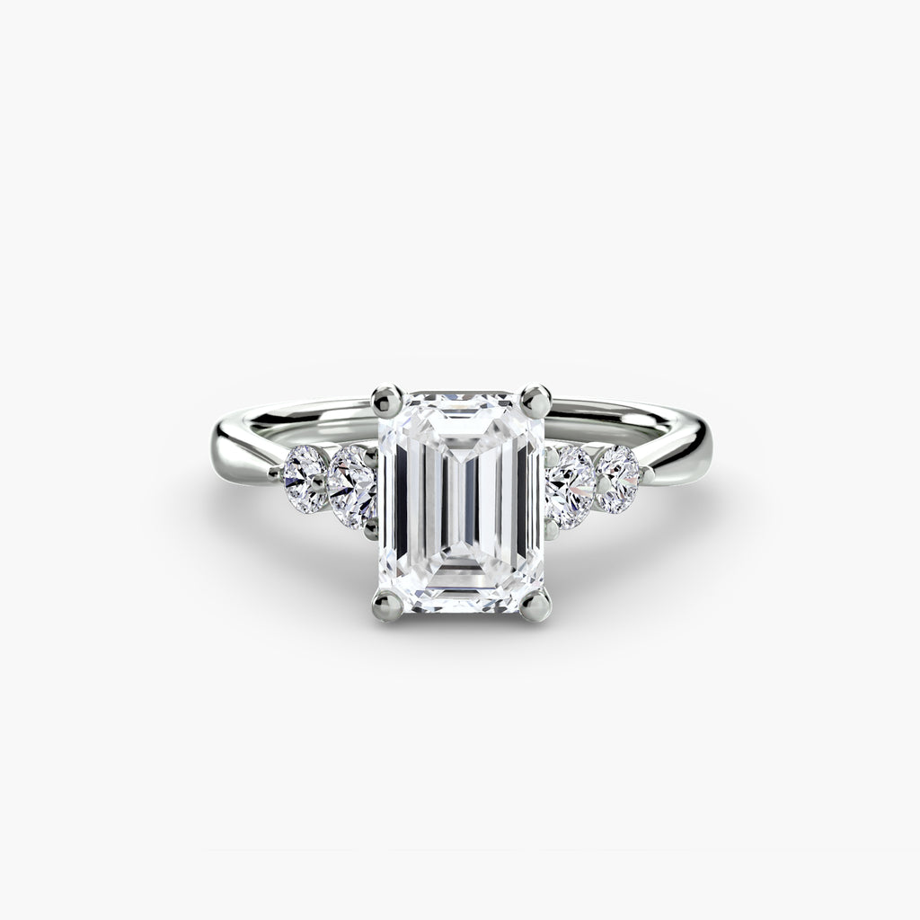 Anello solitario con spalle impreziosite, gambo 2,0 mm