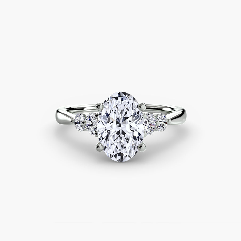 Anello solitario con spalle impreziosite, gambo 2,0 mm