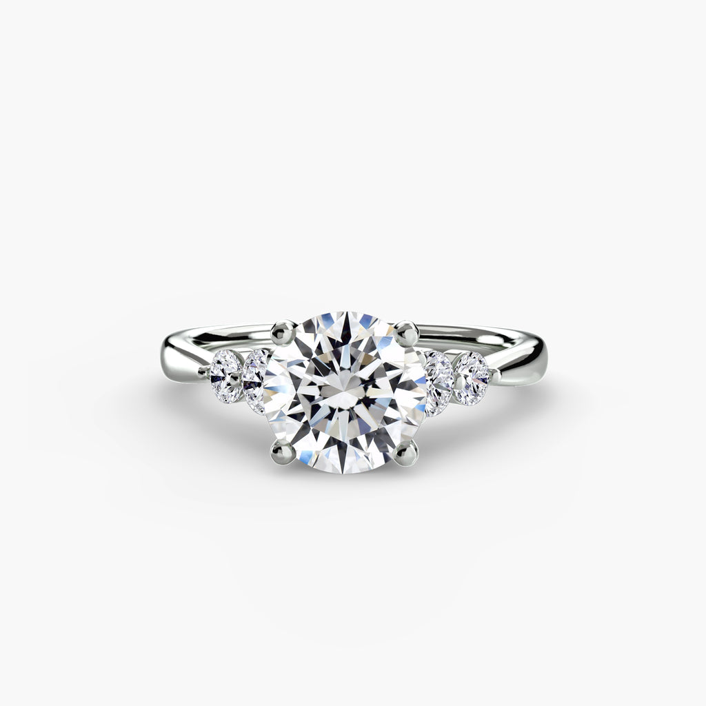 Anello solitario con spalle impreziosite, gambo 2,0 mm