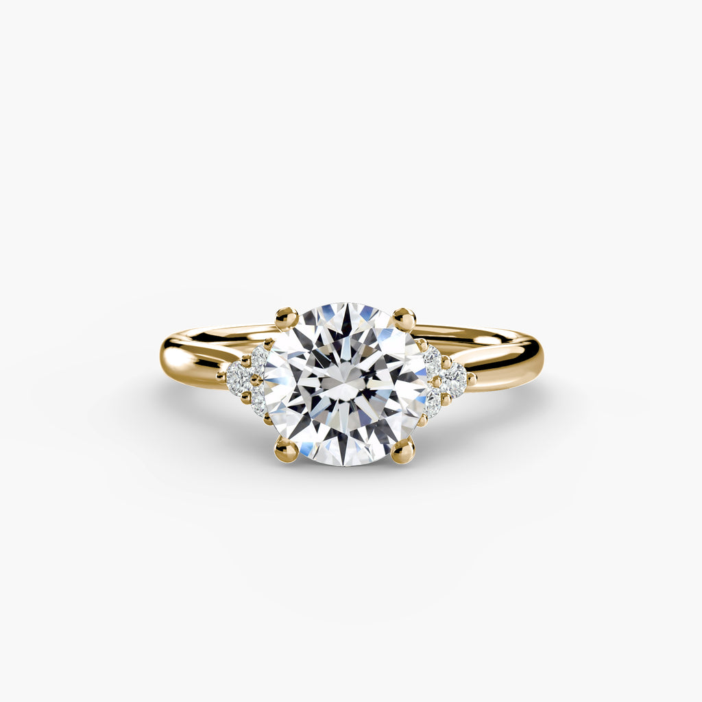 Anello solitario con spalle a cluster — montatura