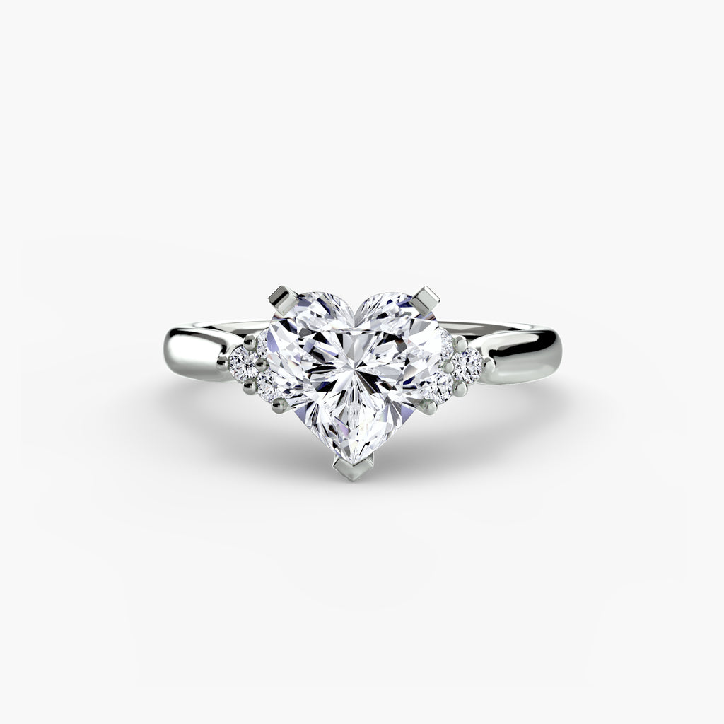 Anello solitario con spalle a cluster, gambo 2,5 mm