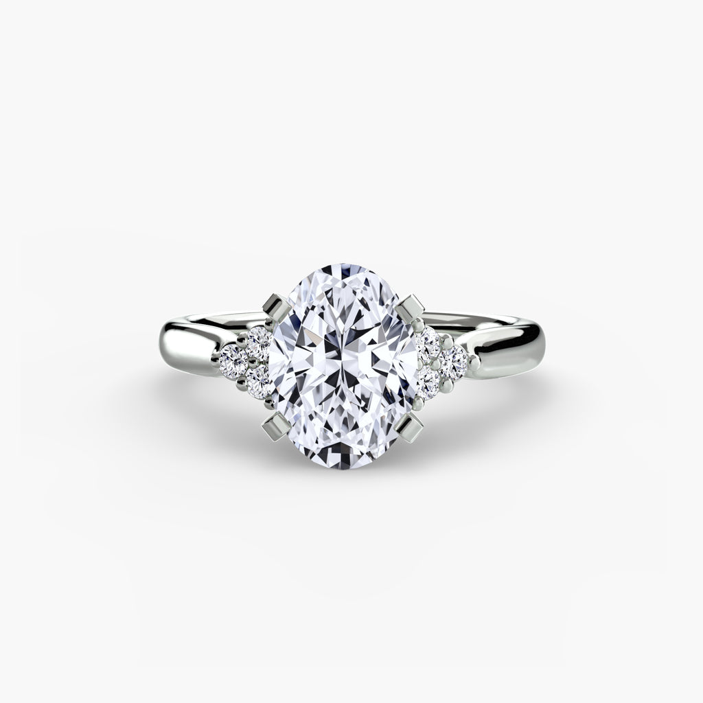 Anello solitario con spalle a cluster, gambo 2,5 mm