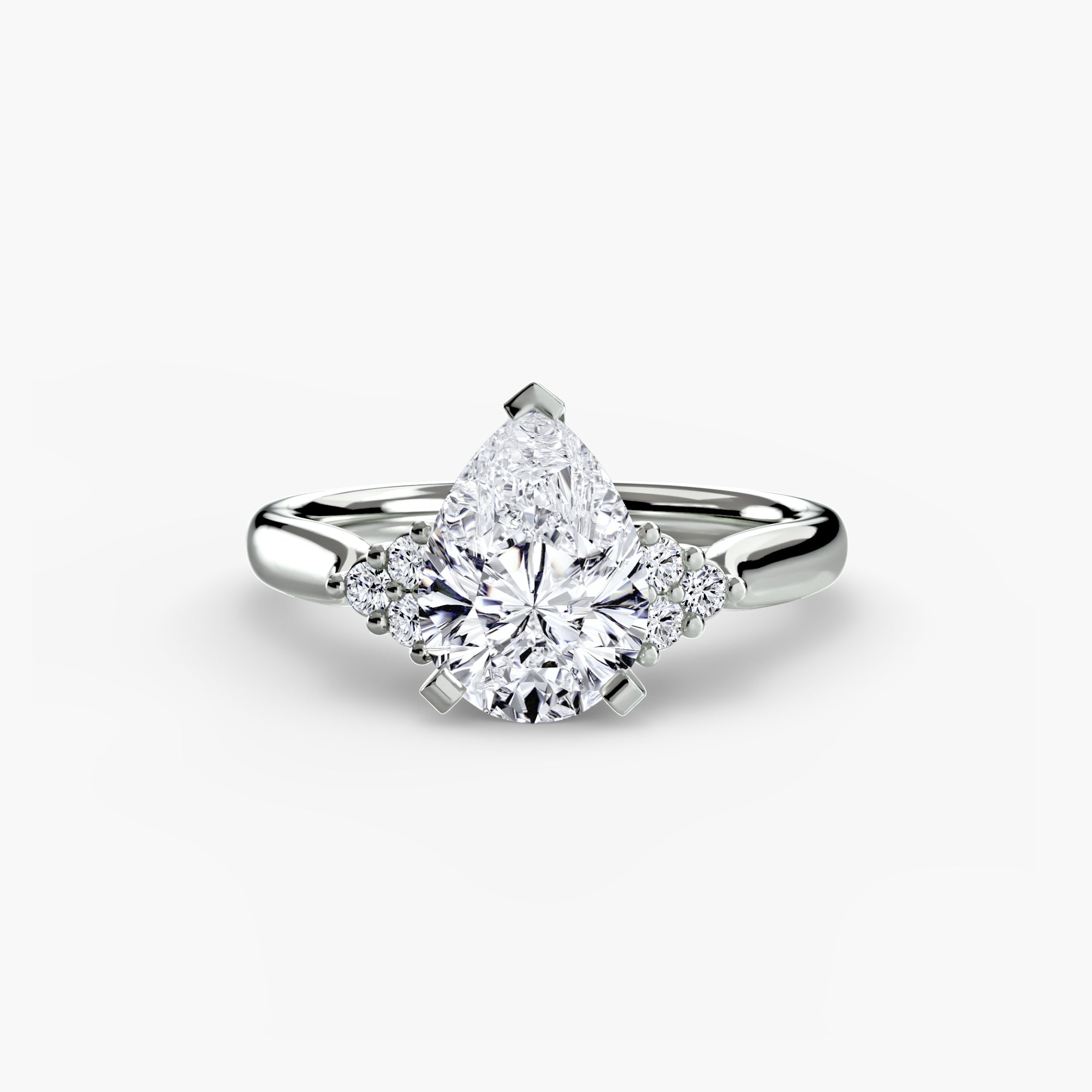 Anello solitario con spalle a cluster, gambo 2,5 mm