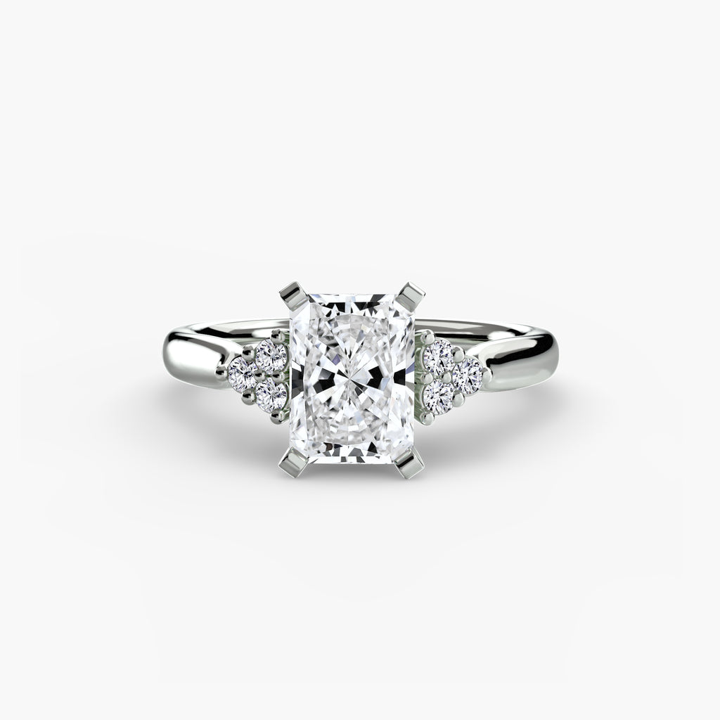 Anello solitario con spalle a cluster, gambo 2,5 mm