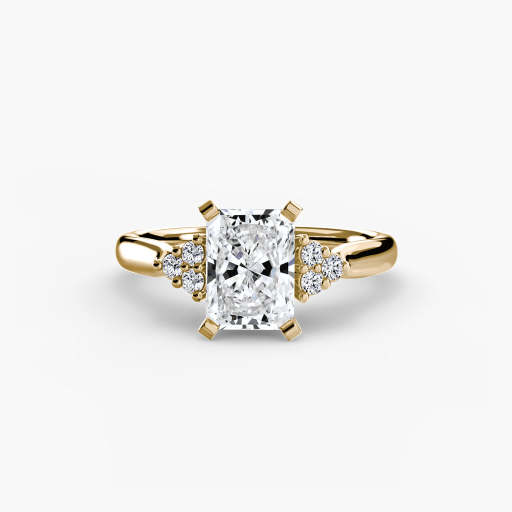 Anello solitario con spalle a cluster, gambo 2,5 mm
