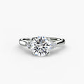 Anello solitario con spalle a cluster, gambo 2,5 mm