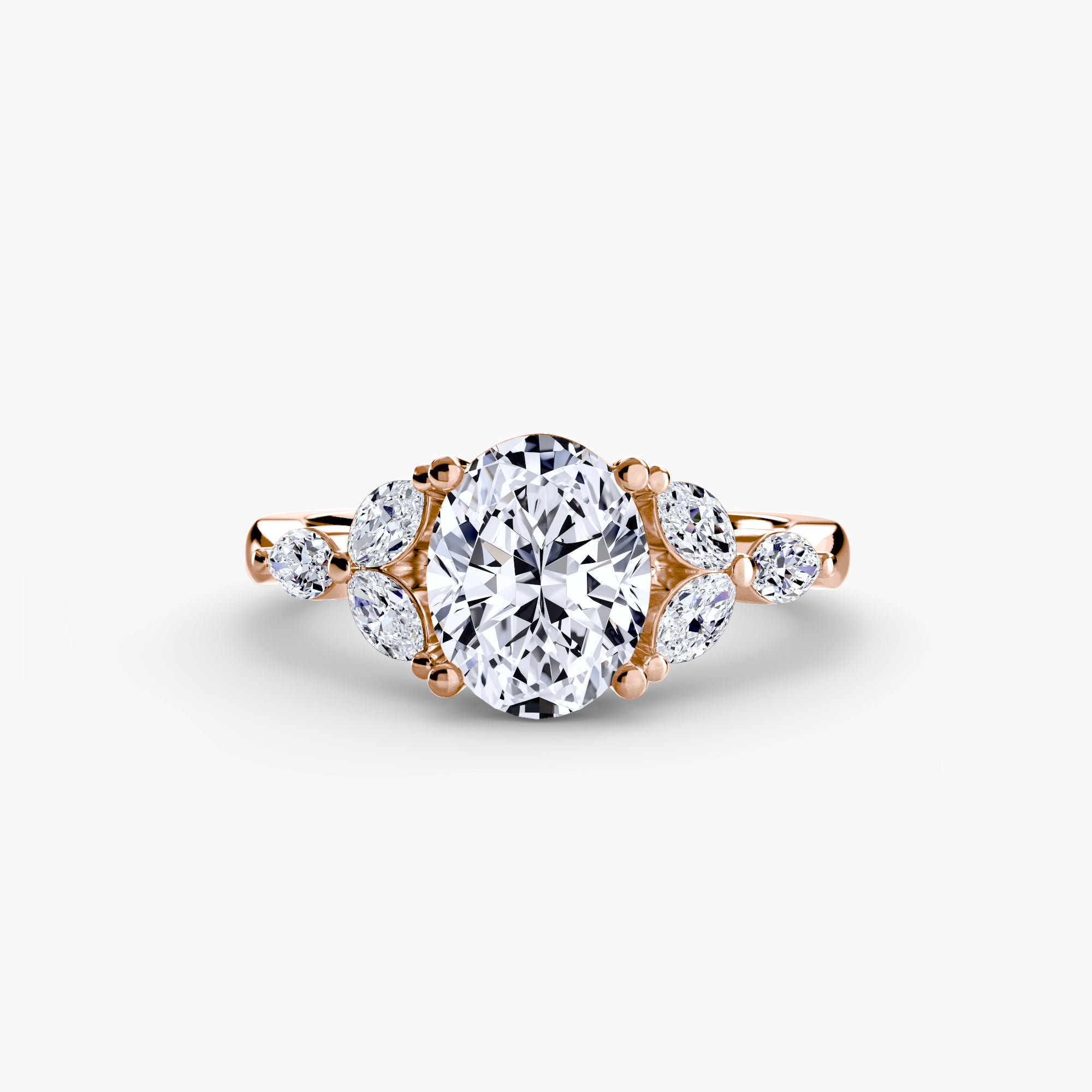 Anello con cluster sulle spalle — montatura