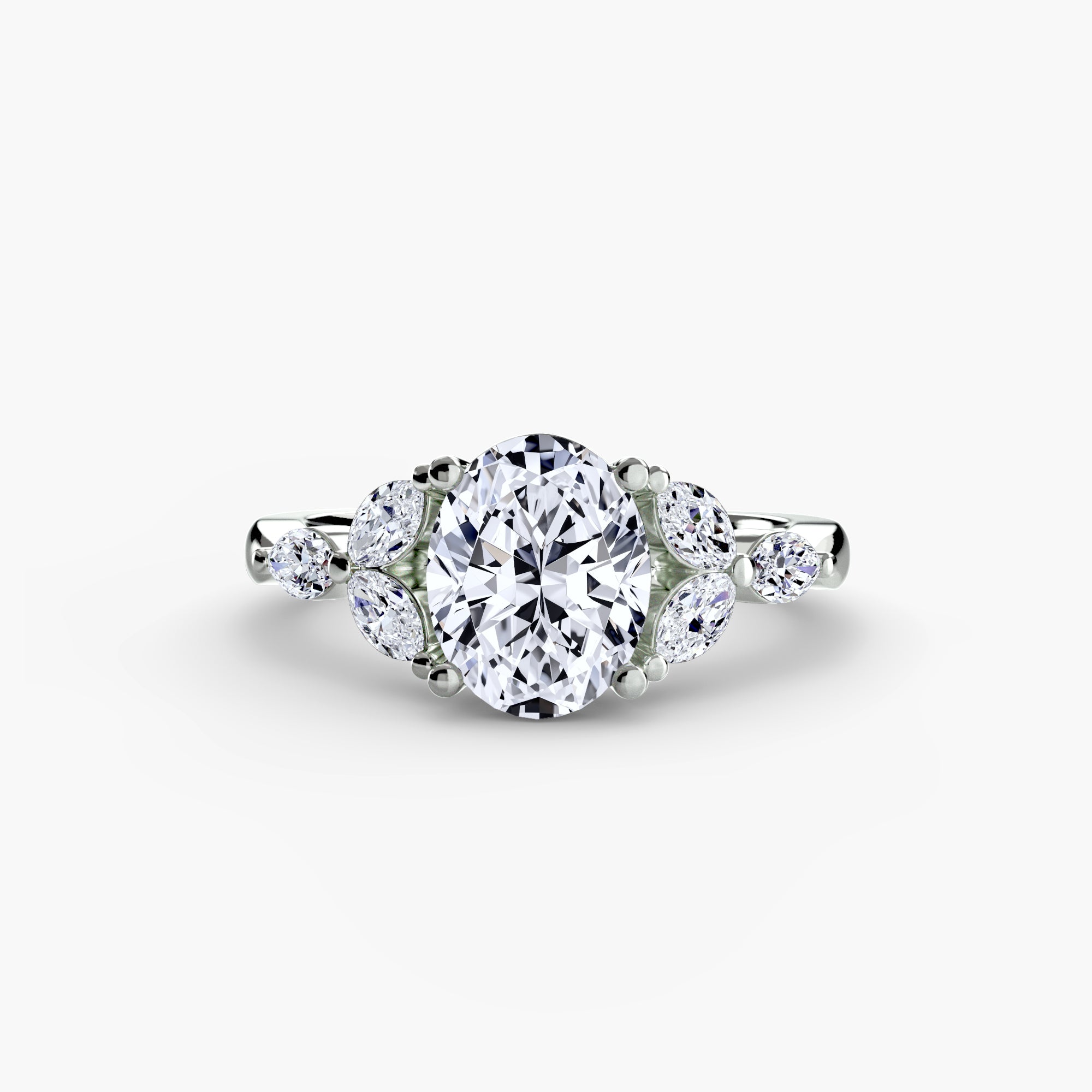 Anello con cluster sulle spalle — montatura