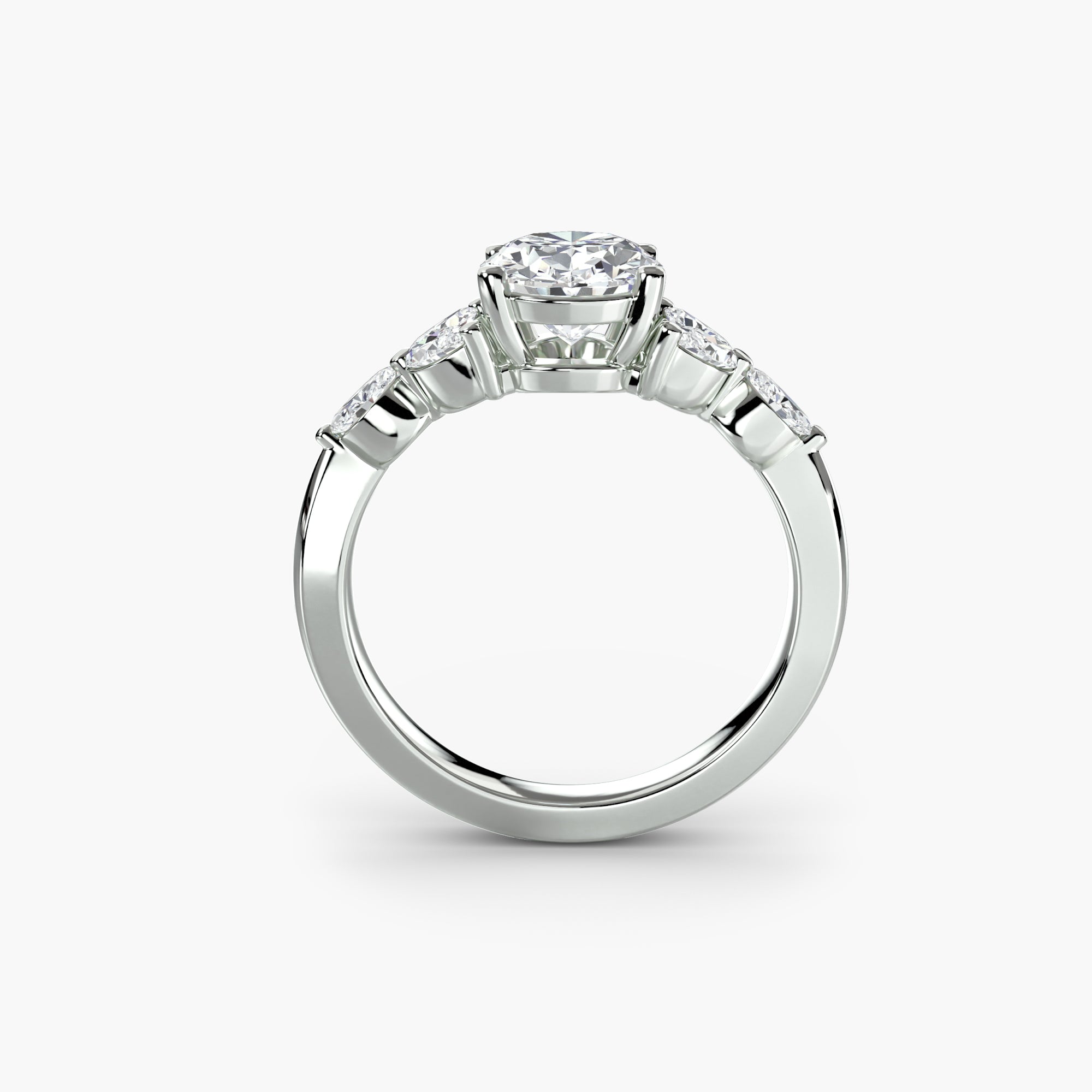 Anello con cluster sulle spalle — montatura