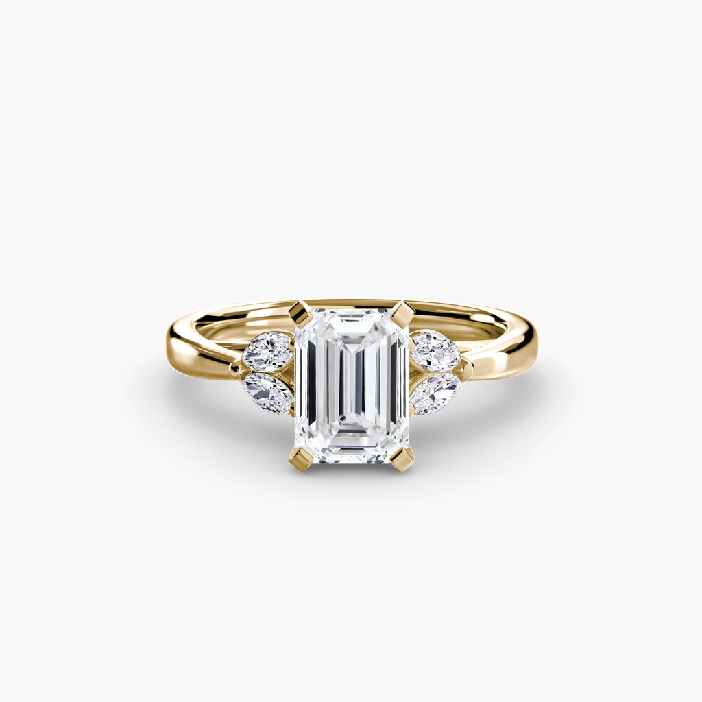 Anello cluster Celeste con pietre laterali — montatura