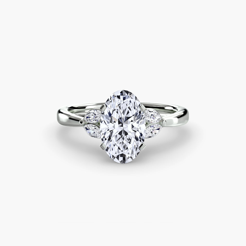 Anello cluster Celeste con pietre laterali — montatura