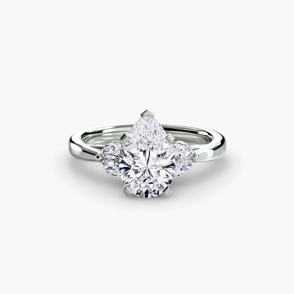 Anello cluster Celeste con pietre laterali — montatura
