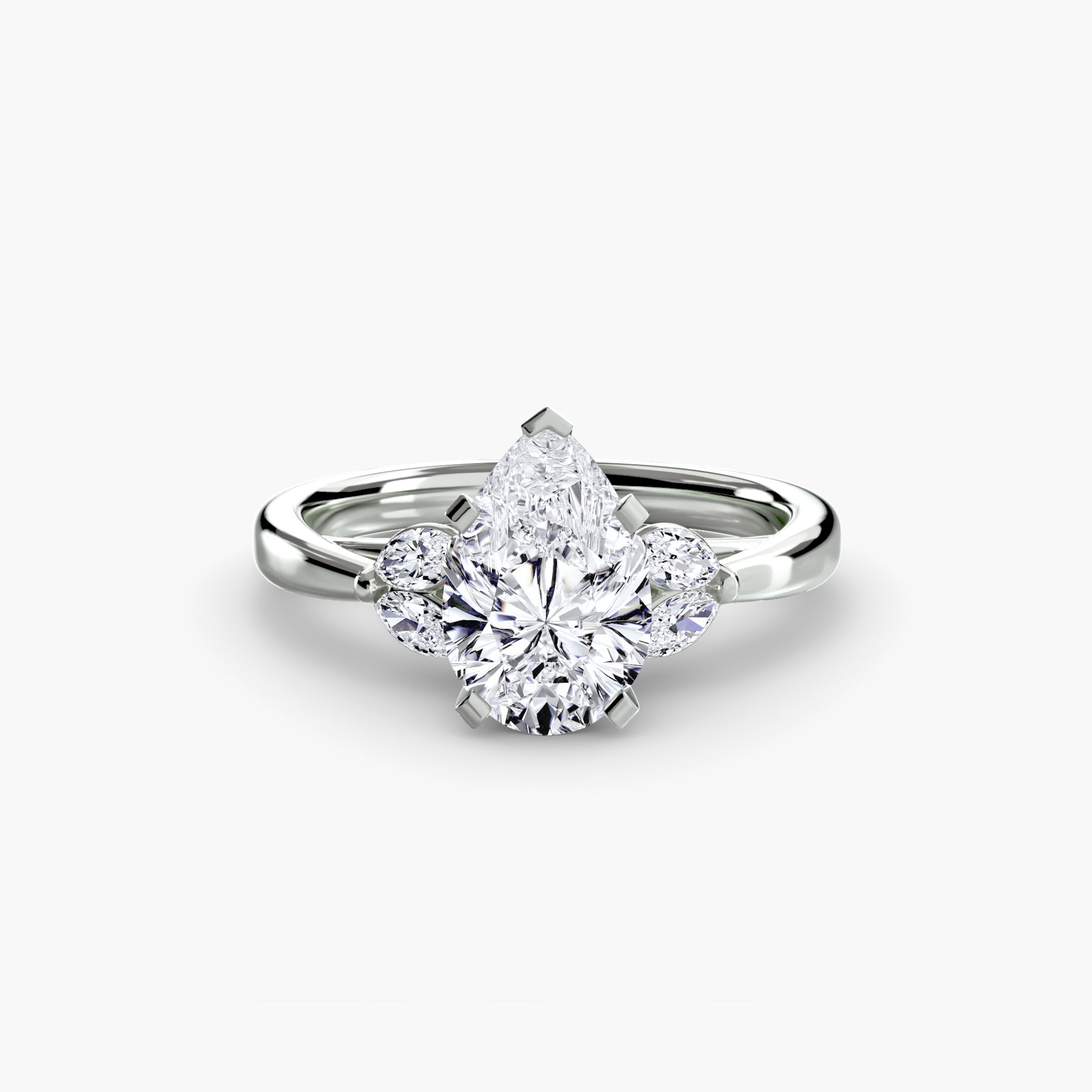 Anello cluster Celeste con pietre laterali — montatura