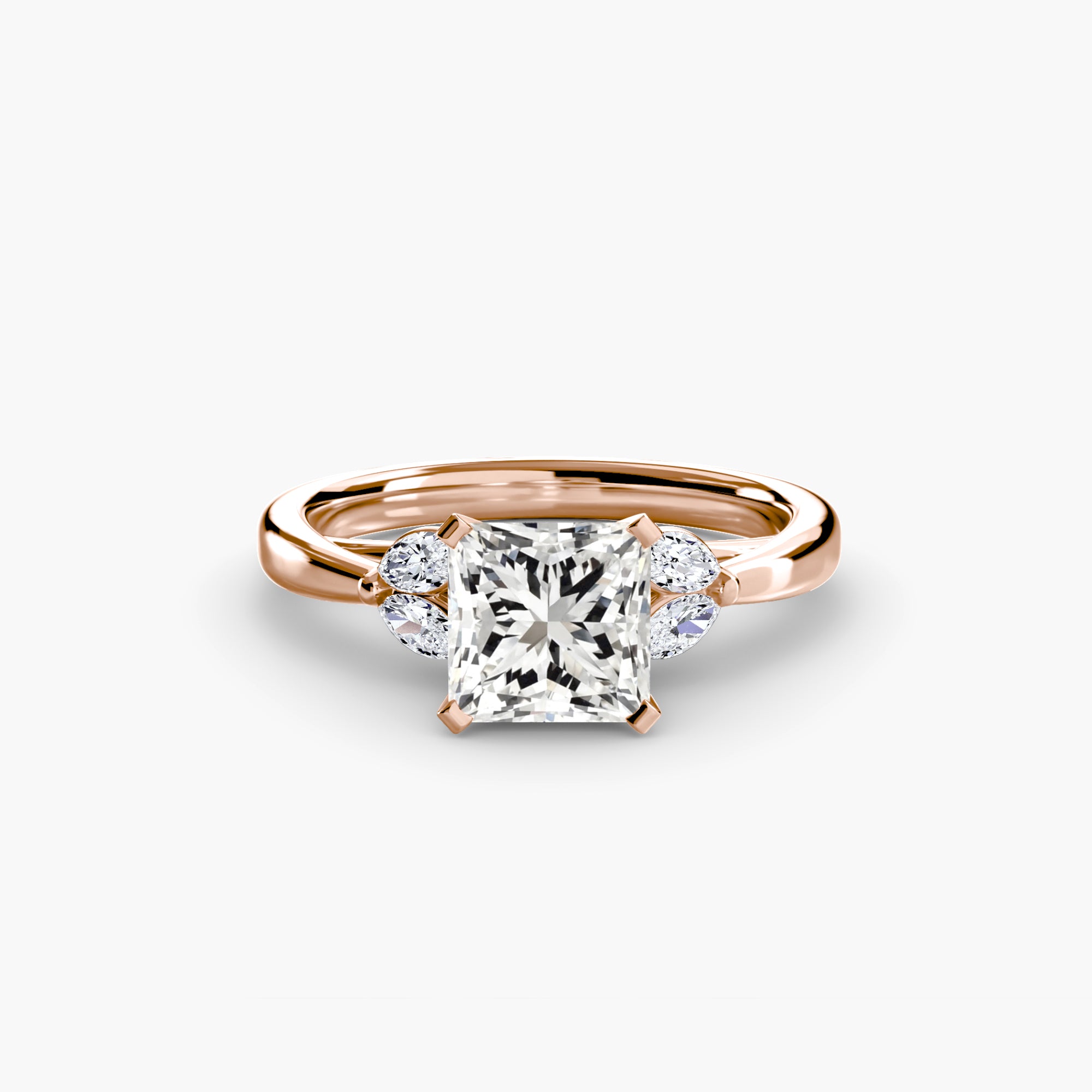 Anello cluster Celeste con pietre laterali — montatura