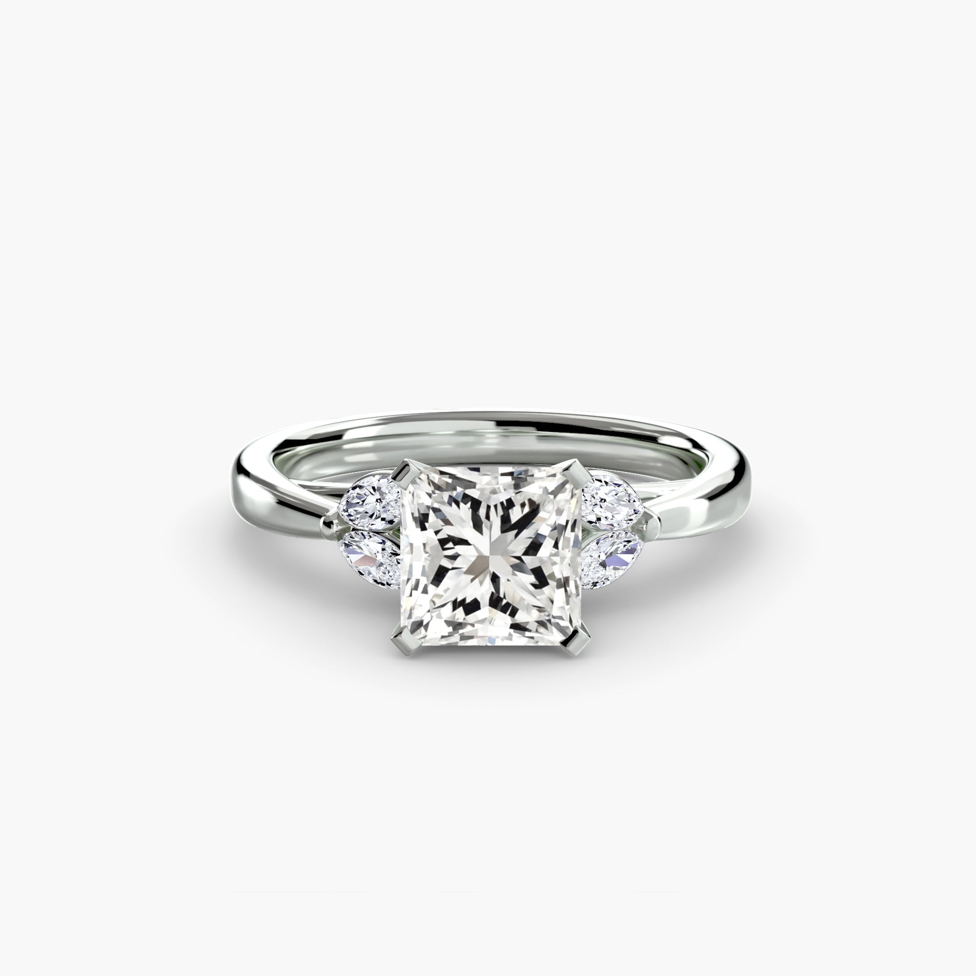 Anello cluster Celeste con pietre laterali — montatura