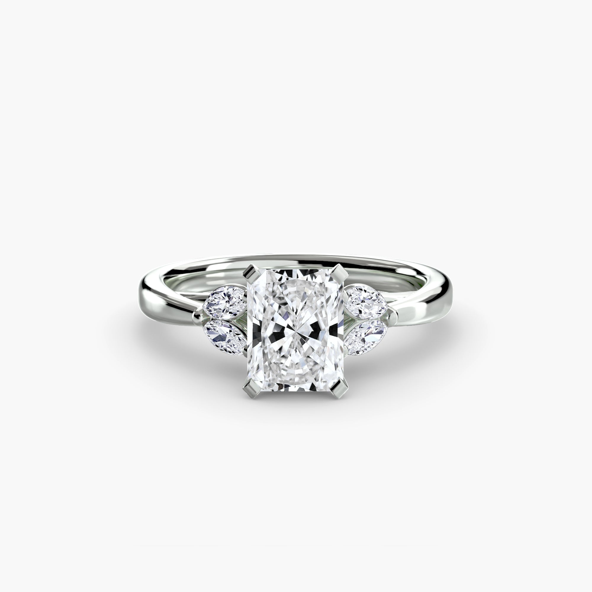 Anello cluster Celeste con pietre laterali — montatura
